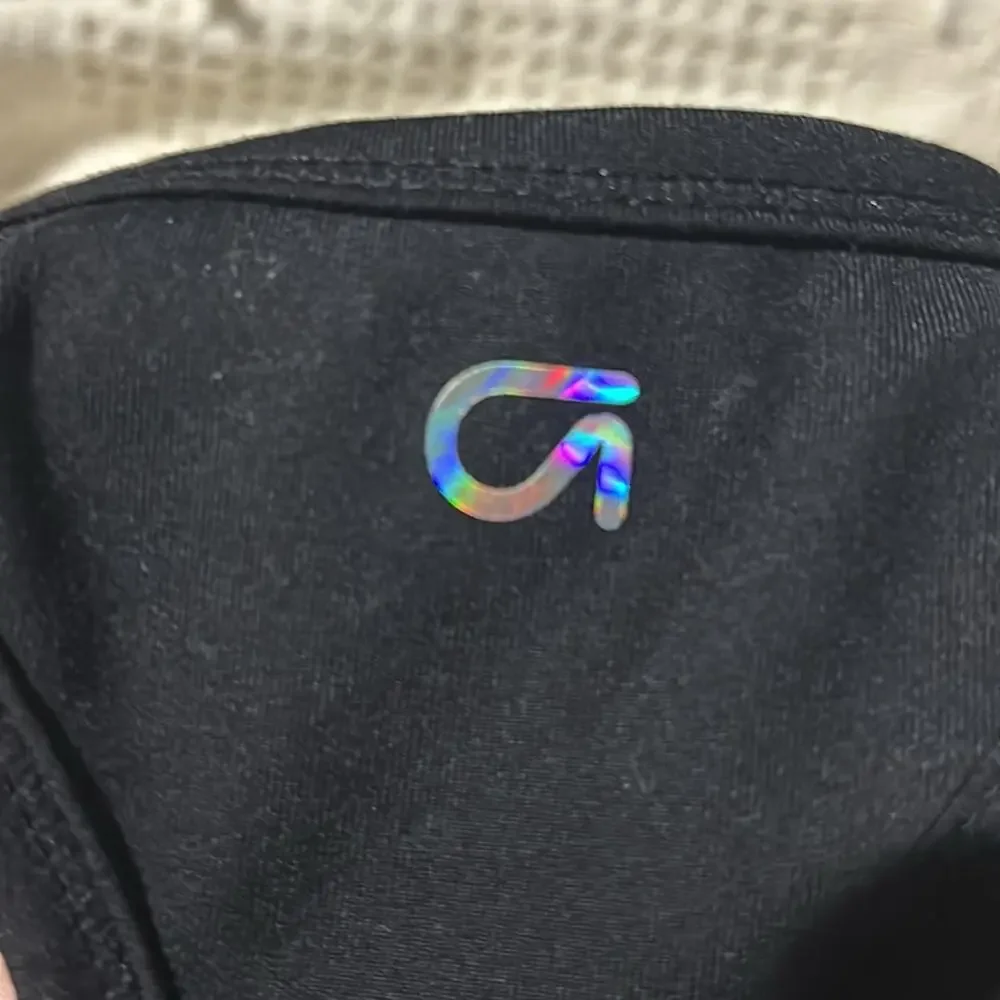 Gap fit L black racer back sports bra nwot removable pads